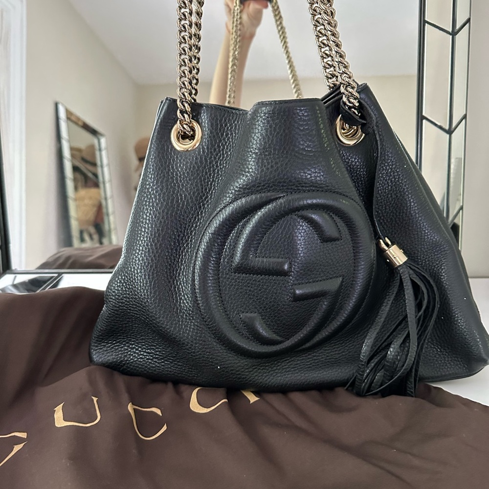 Medium Soho Chain Shoulder Bag
